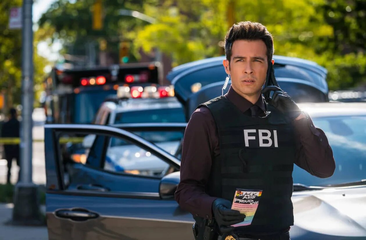 The police decided to go with investigation. Джон Бойд FBI. Агент ФБР. Агенты ФБР США. ФБР сериал 2018 Джон Бойд.