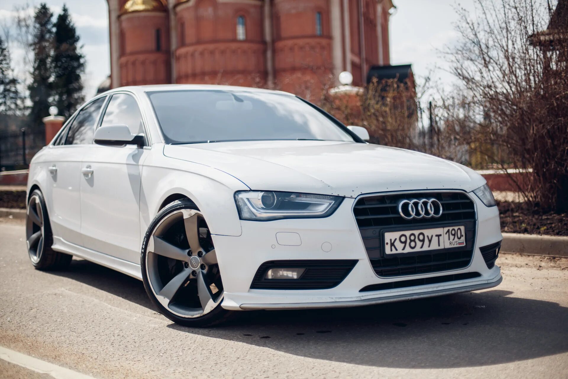 Audi a4 b8. Ауди а4 в8. Audi a4 b8 белая. Audi a4 b8 Рестайлинг белая.