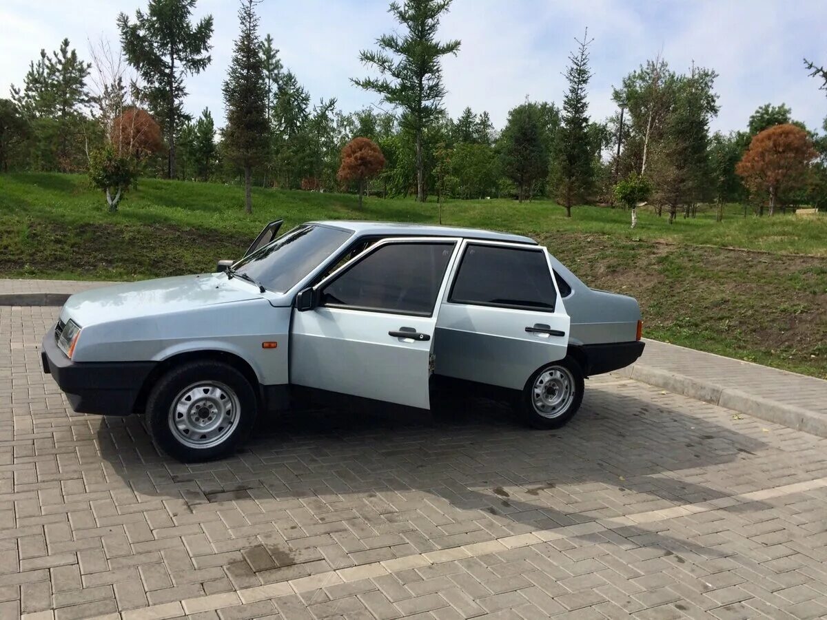 Вес ваз 21099 без двигателя. Ваз 21099 2002 года инжектор. Ваз 21099 серебристая 2002. Мотор ваз 21099 инжектор. 125 двигатель ваз.