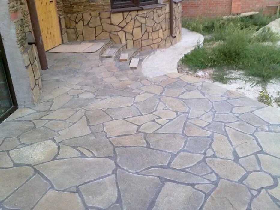 Pin by Edward Ross on Rock Garden Patio stones, Flagstone patio, Stone patio des