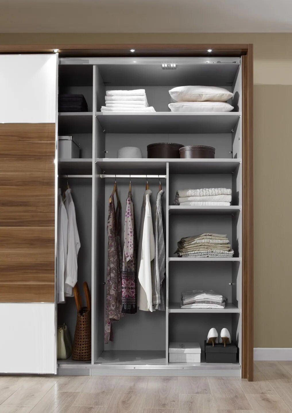 Шкаф купе Sliding-Door Wardrobe. Шкаф купе Wardrobe Sliding Victor. Встроенные шкафы внутри. Наполнение шкафа купе. Модели встроенных шкафов