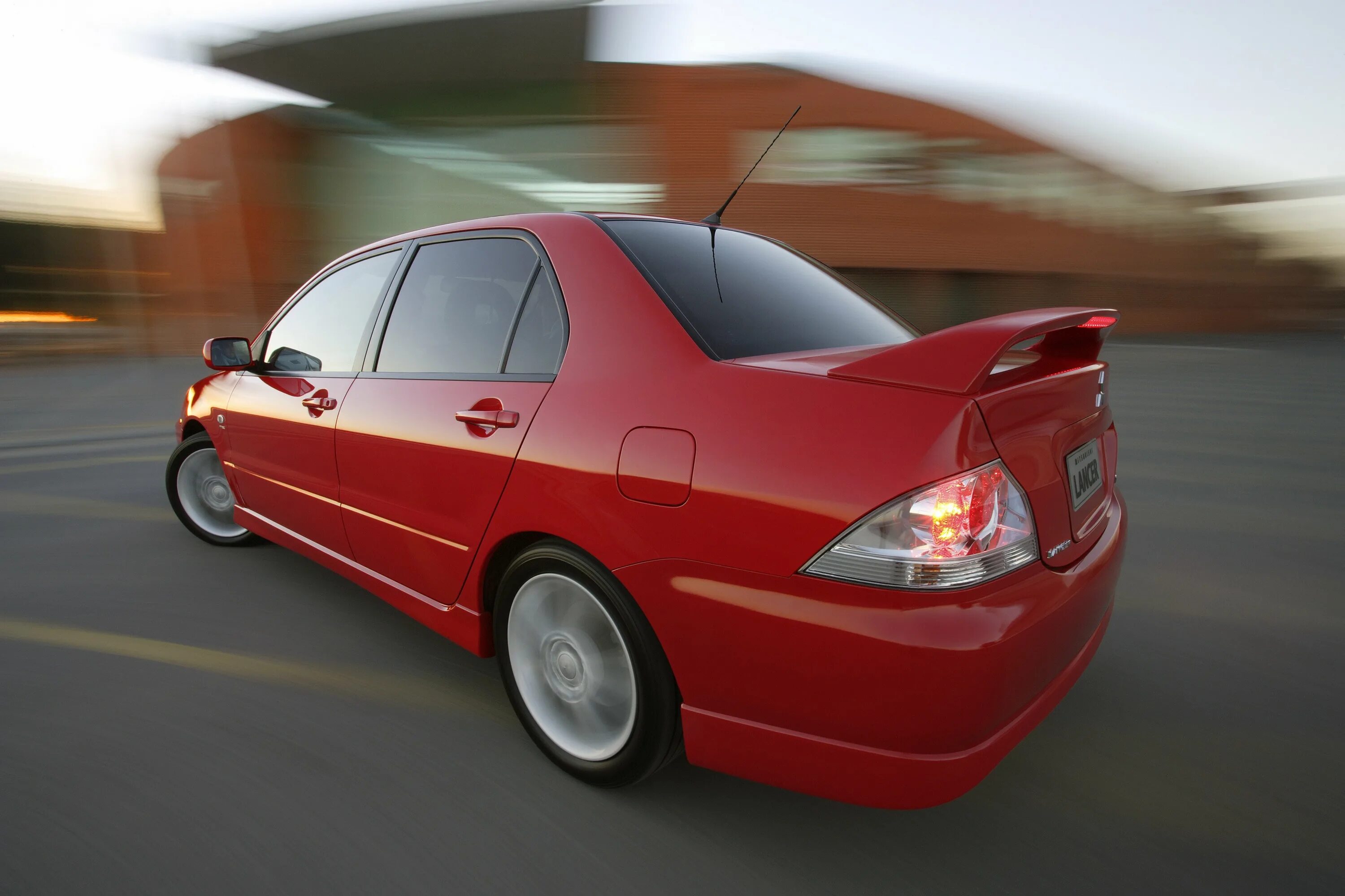 Mitsubishi lancer 9 кузов. Митсубиси Лансер 9. Mitsubishi Lancer 9 1.6. Мицубиси ланцер 9 1.6. Mitsubishi Lancer 1.6 2004.