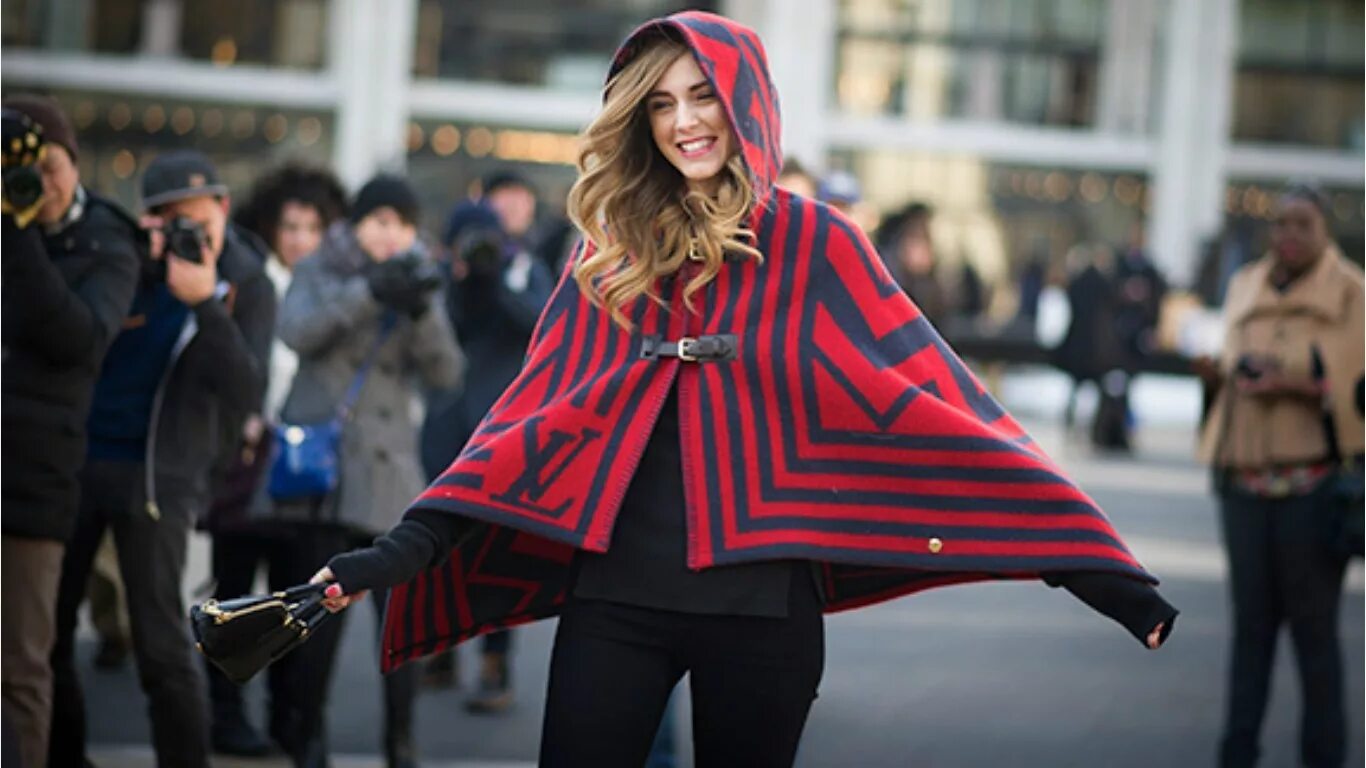 Пончо monari пончо. Пончо мода. Пончо мода. Пончо monari пончо. Пончо луи виттон.