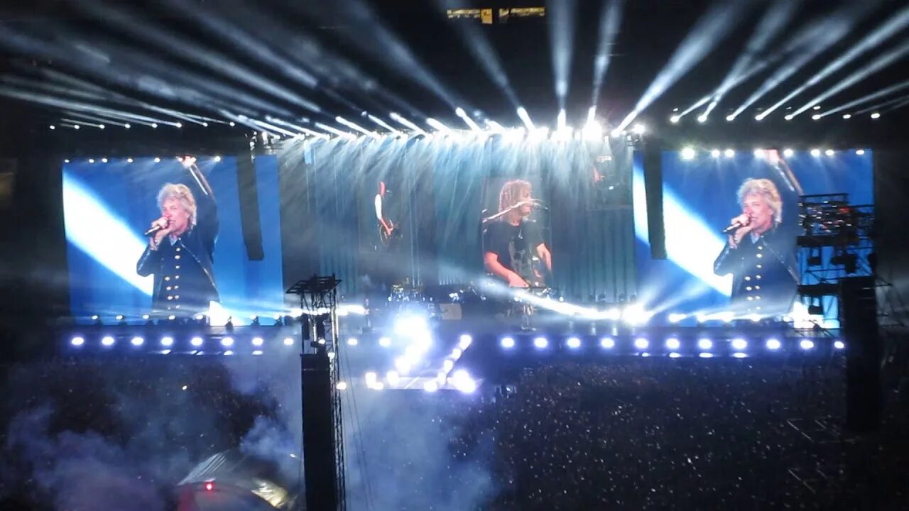 Bon Jovi Moscow 2019. Бон Джови в Москве 2019. Джон Бон Джови в Москве 2019. Джон Бон Джови на концерте. Bon jovi концерт видео