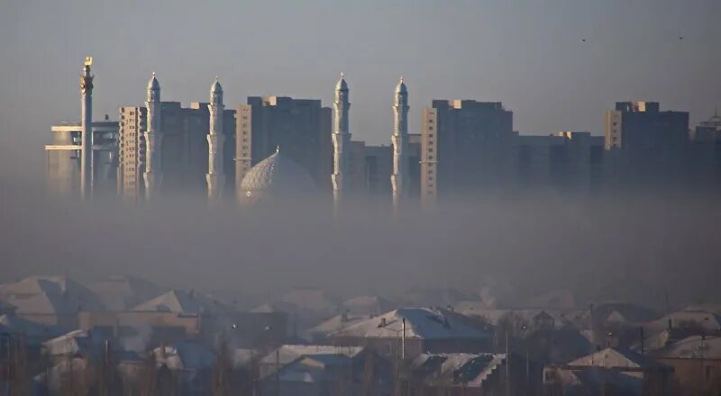 Воздух астана. Астана смог. Астана грязный воздух. Астанинский смог. Алматинский смог.