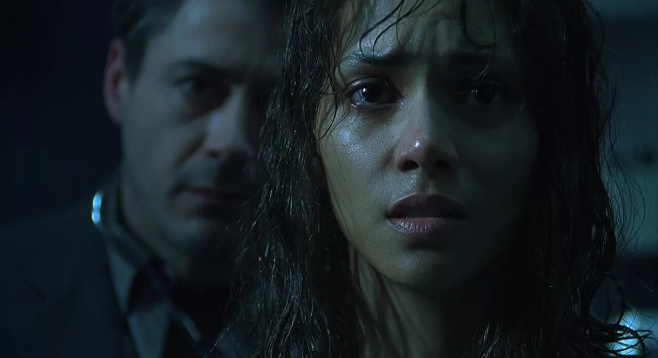 Ужасы рейтинг всех времен. Gothika 2003. Готика Gothika (2003). Gothika 2003 Robert Downey Jr.