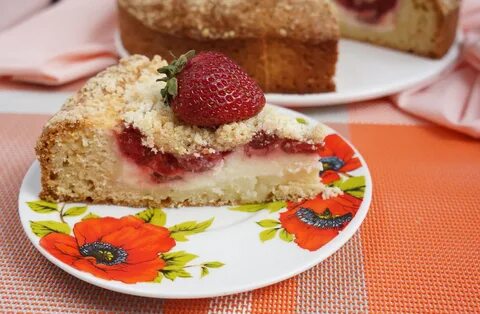 Пирог с клубникой свежей и творогом