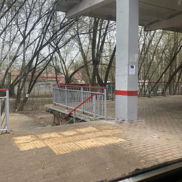 Фабрика 1 мая королев. 1 мая станции. Платформа фабрика 1 мая. Платформа фабрика 1 мая. Станция фабрика 1 мая.