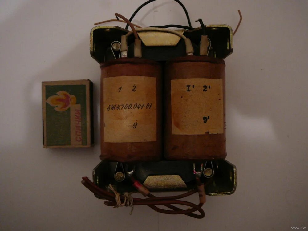 700. Пкн61 переключатель кнопочный с фиксацией. Пт41-2в. Трансформатор вж4. Конденсатор к75-25-10кв-0,015мкф.