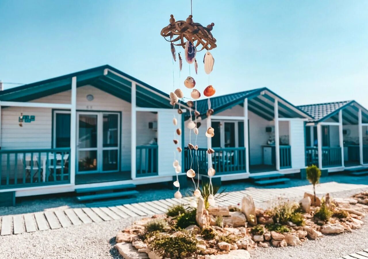 белый берег оленевка. крымские мальдивы беляус. пляж майами в крыму оленевка. отель белый берег крым оленевка. пляж майами в крыму оленевка.