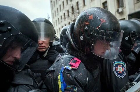 Бойцы беркута