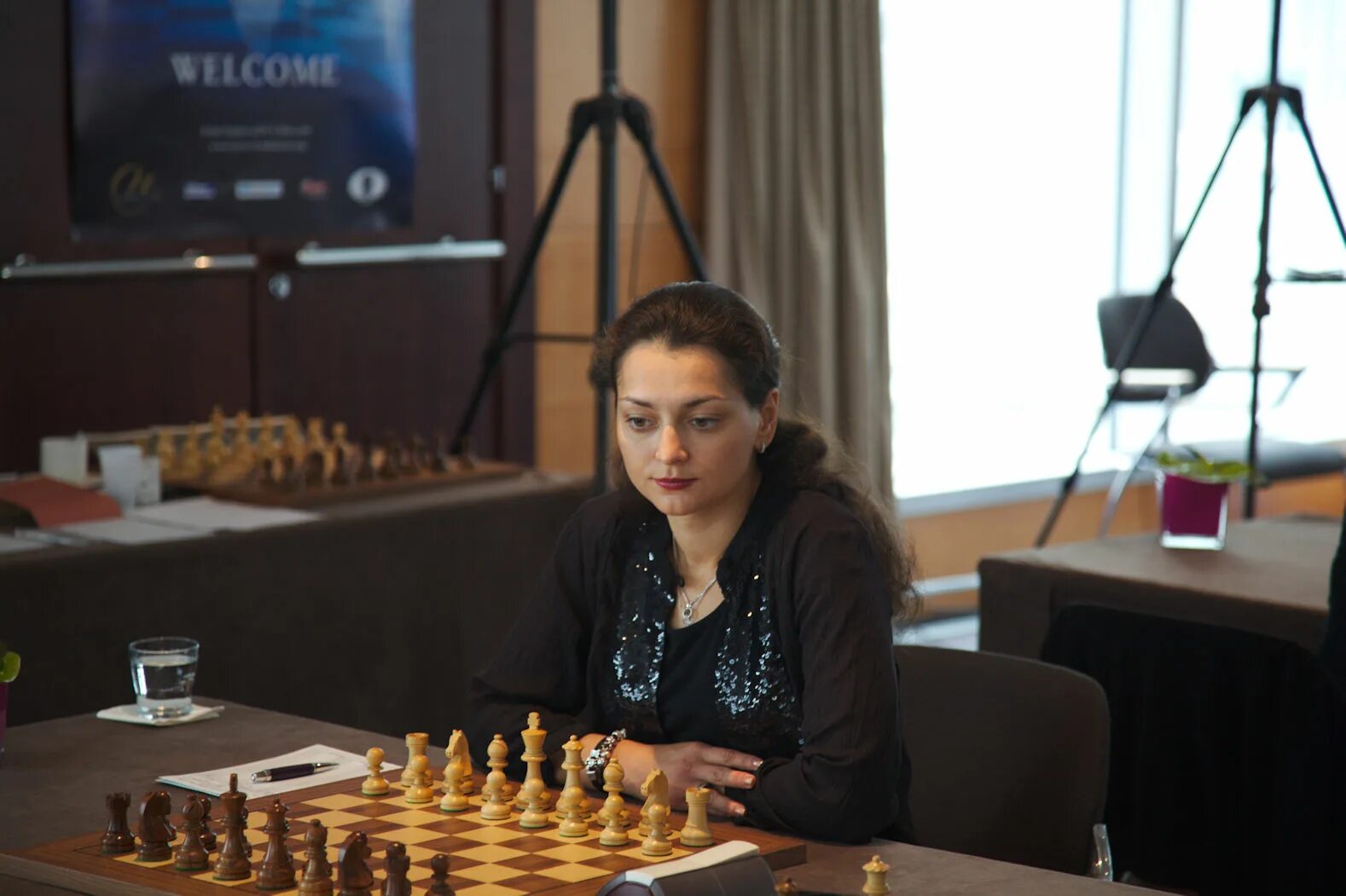 костенюк шахматистка. валерия алонсо шахматы. шахматистка ксения петрова. кэти форбс шахматистка. шахматист александра ботез.