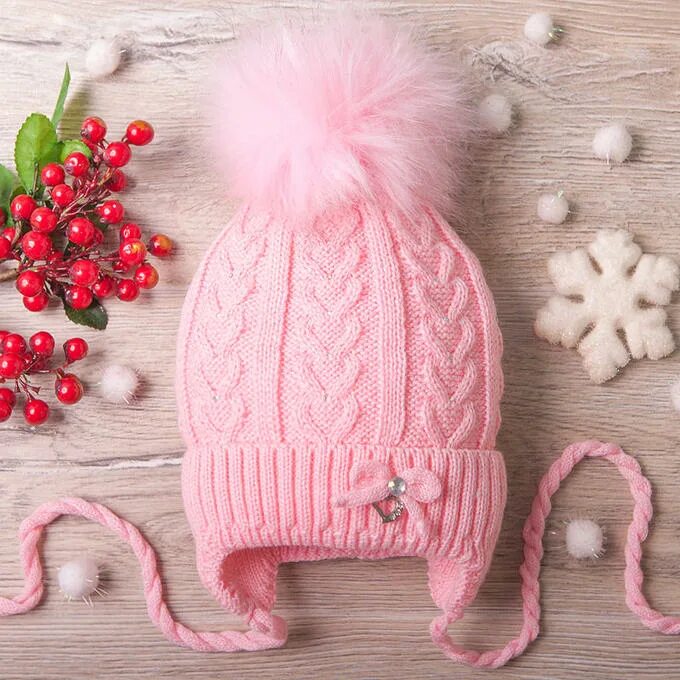 Розовая шапка для девочки. Розовая вязаная шапка. Шапка для девочки. Розовая шапка для девочки. Детская вязаная шапка с помпоном.