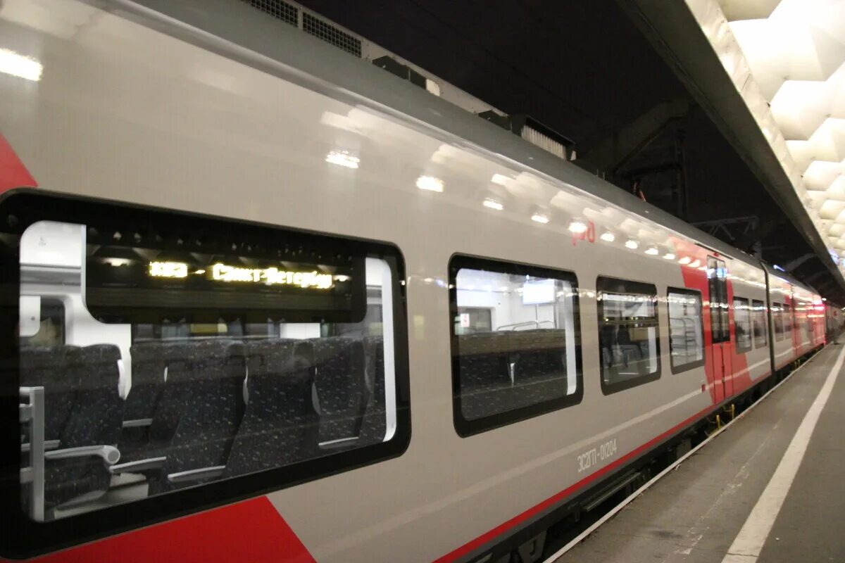 Поезд 725 ласточка спб москва. Сапсан салон 2022. Поезд 725 ласточка. Поезд ласточка спб выборг. Ласточка выборг санкт-петербург.