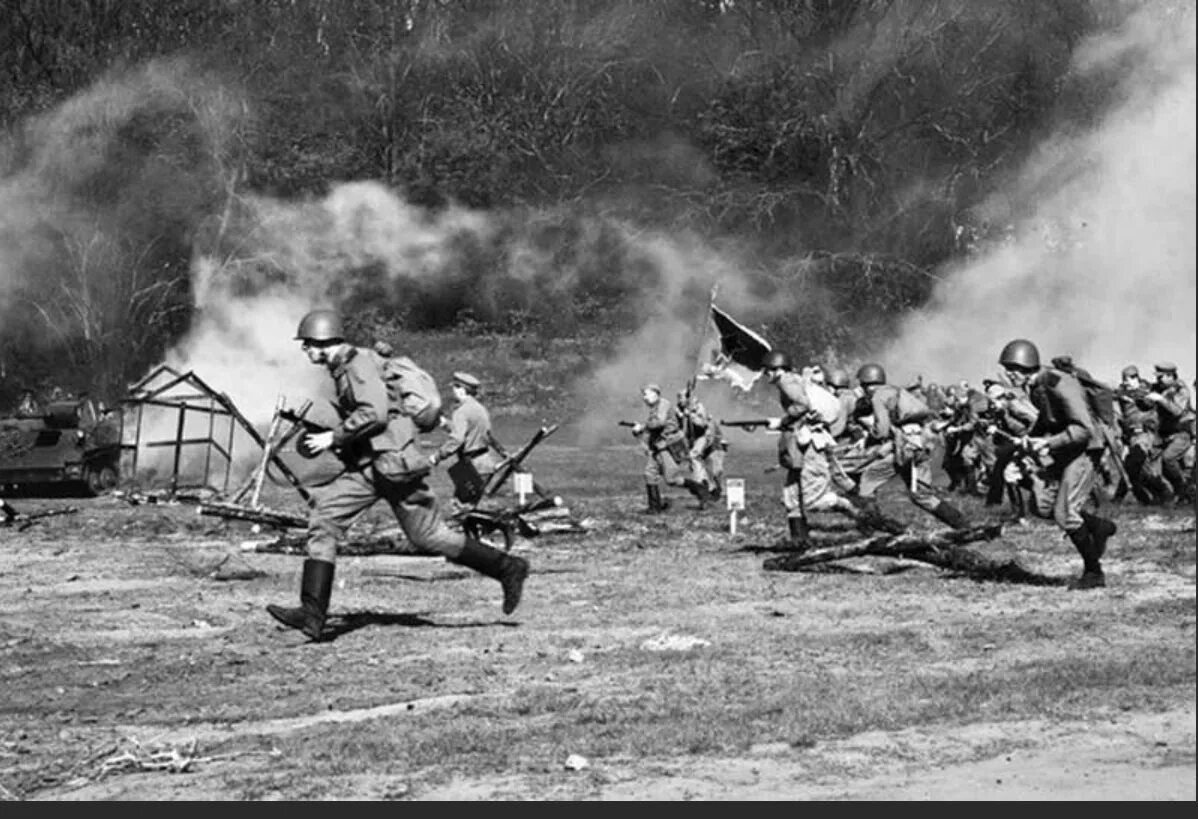 Нападение вов. Сражения Великой Отечественной войны 1941-1945. Атака Советской пехоты 1941-1945. Рукопашная с немцами ВОВ 1941-1945.