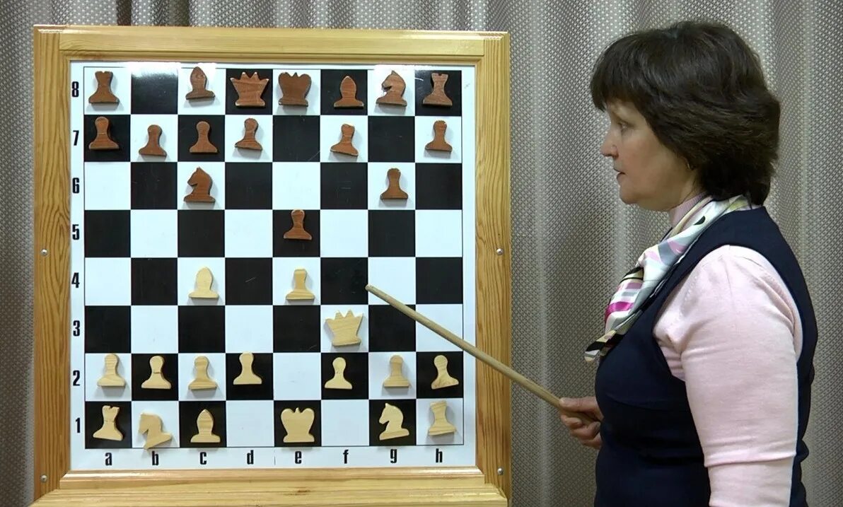 турнир по шахматам дети. московский шахматный турнир 1925. ребенок радуется в шахматах. на шахматы записались шестиклассники. шахматная школа имени карпова преподаватели.