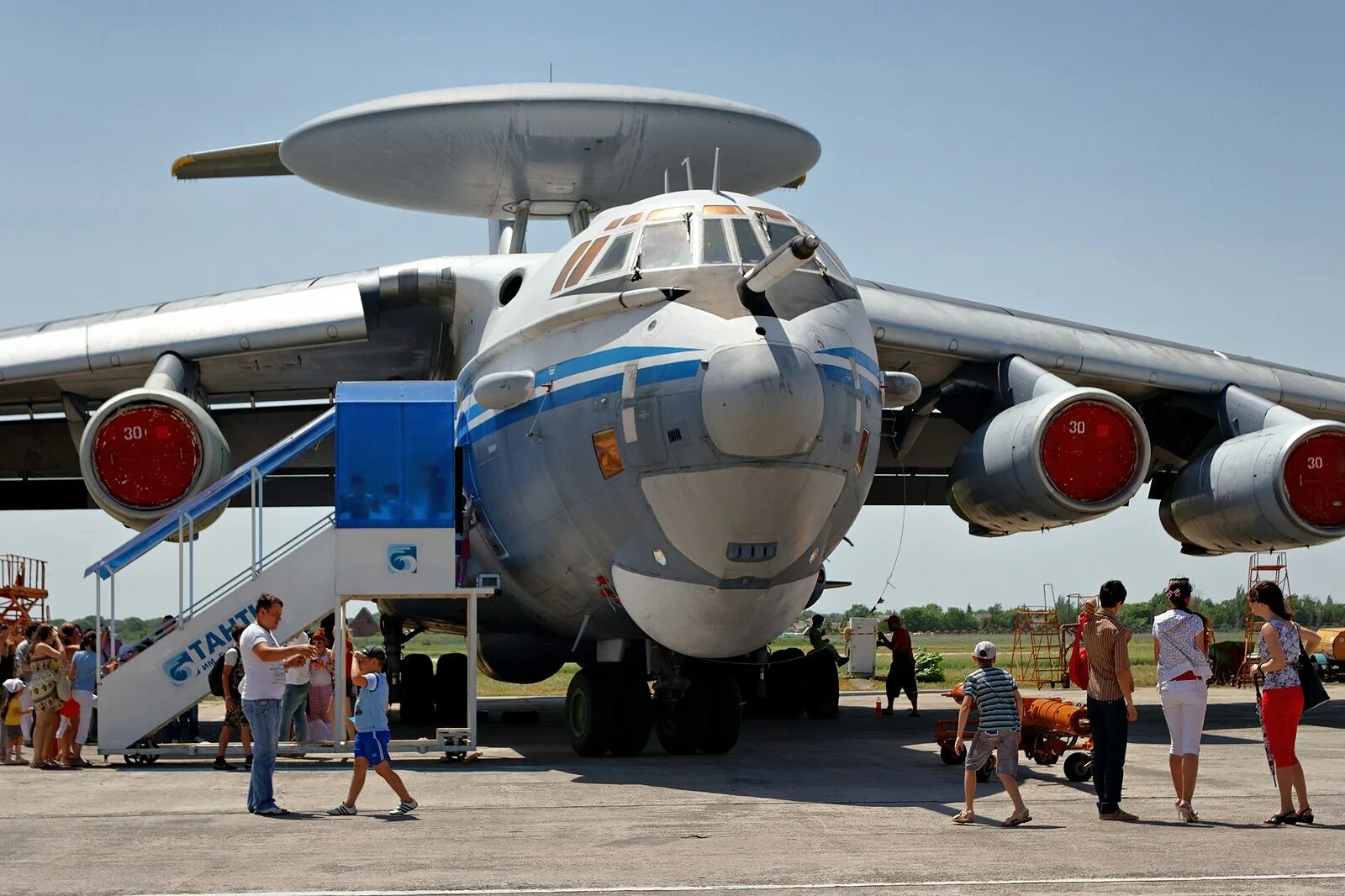 Авиа таганрог. Таганрогский самолет бе 12. Авиа таганрог. Таганрог самолет. Таганрог самолет.
