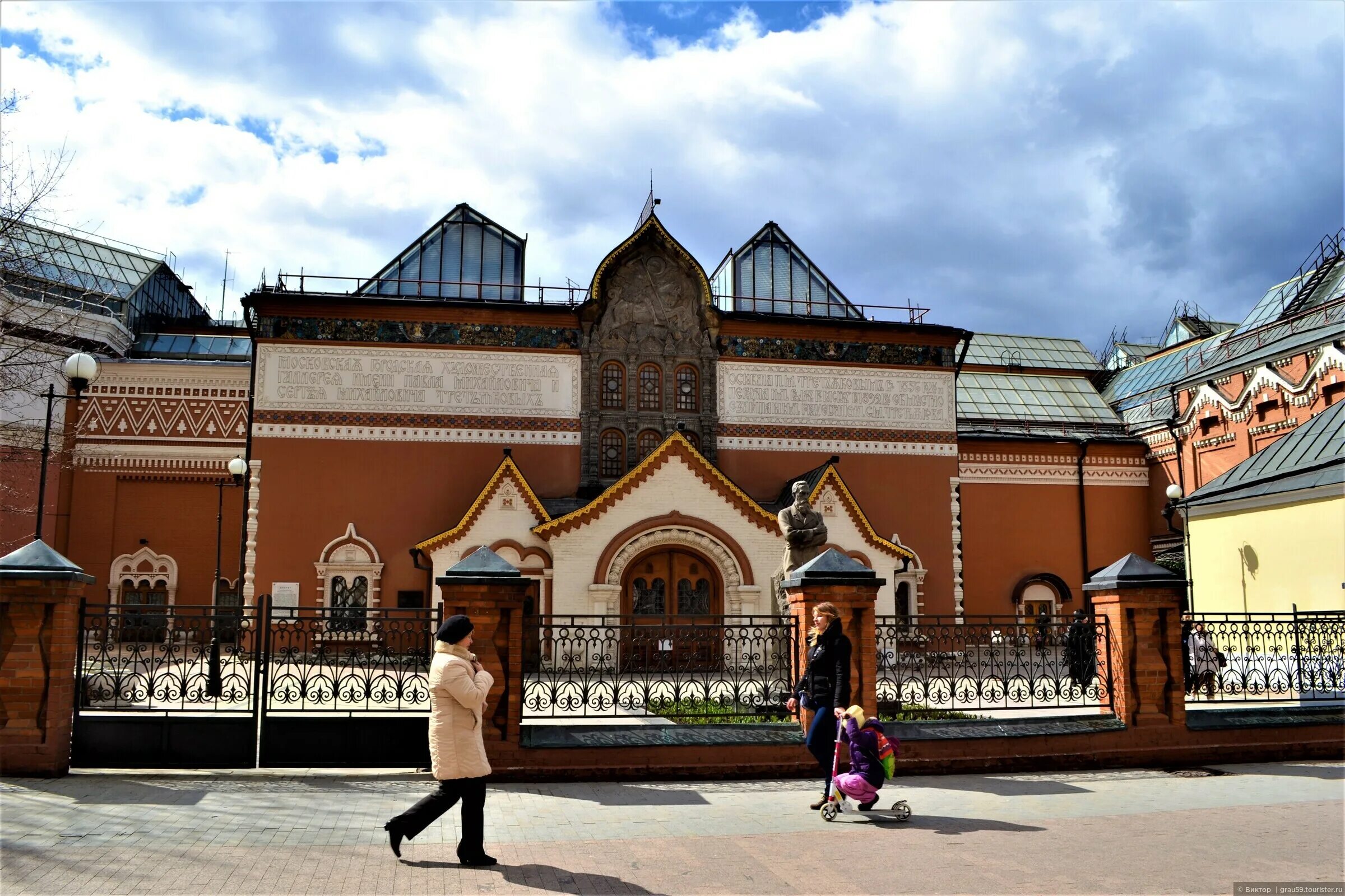 Лаврушинский переулок находится на территории бывшей кадашевской