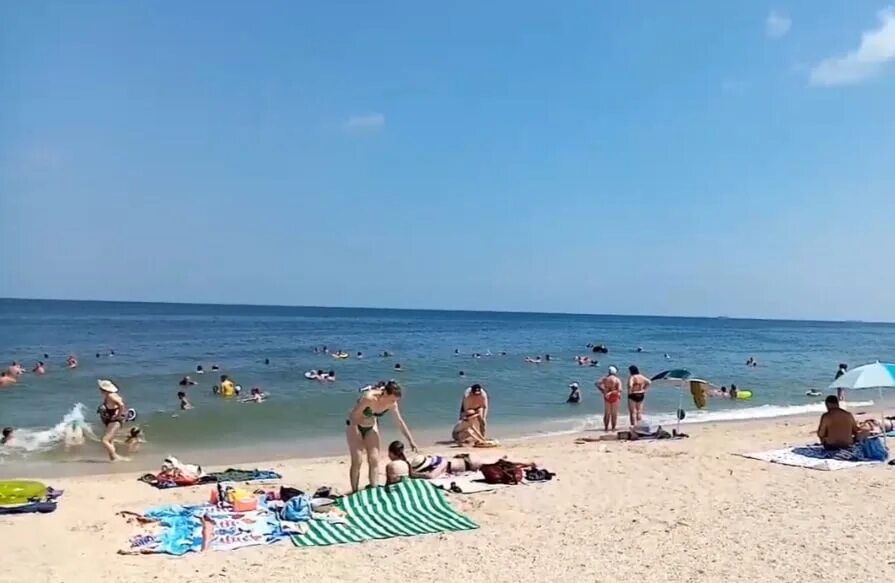 Отель валенсия голубицкая. Станица голубицкая краснодарский край. Пляж голубицкая анапа. Голубицкая дикий пляж. Погода голубицкой на 10 дней и температура.