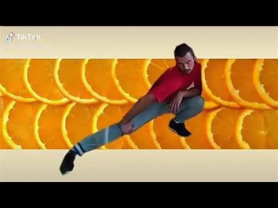 Заводной апельсин тын-тын-тырырын. Заводной апельсин тын тын тырырын песня. Пика заводной апельсин текст. Апельсин мем. Ранчо уолта диснея.