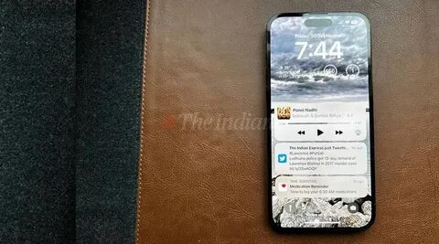 Айфон 15 цвет титан