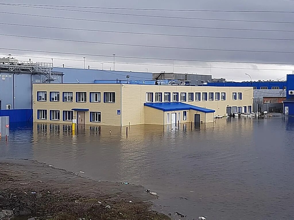 Промзона мурманск. Промзона зимой. Восточная промзона зеленоград. Сургут фото северная промзона керама. Северная промзона мурманск.