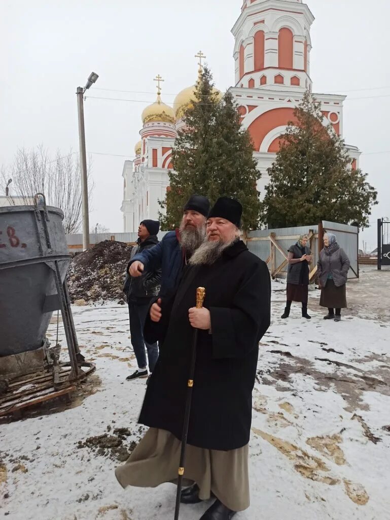 Погода спасск по часам. Крёстный ход Спасск Пензенской области. Памятники Спасска Пензенской области.