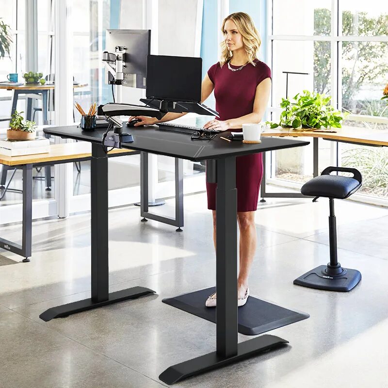 Desk stands. Стол эргономичный. Стоячие столы для офиса. Эргономичный компьютерный стол. Эргономичный стол для офиса.