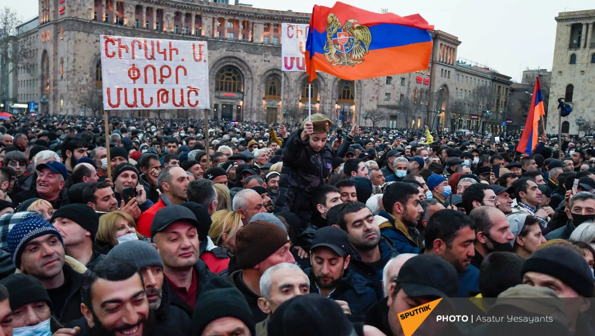 Трудовая армения сегодня. Революция в Армении 2018. Митинг Армении против Пашиняна. Протесты в Армении 2021. Пашинян на протестах в Армении.