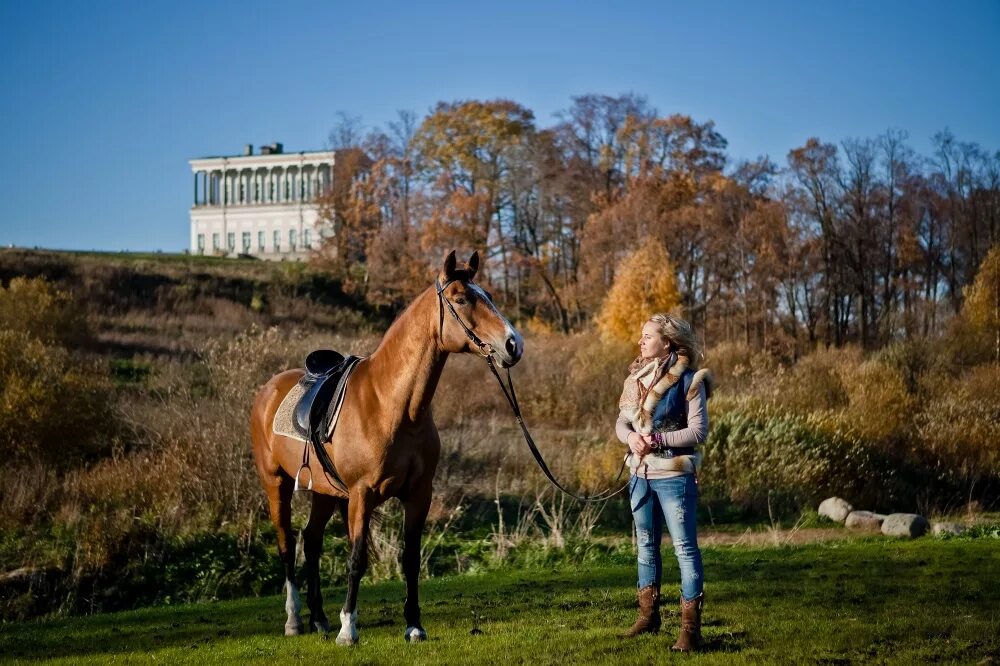 Катание на лошадях спб. Катание на лошадях. Конная прогулка спб для двоих. Прогулка на лошадях спб. Игогошка конный клуб.