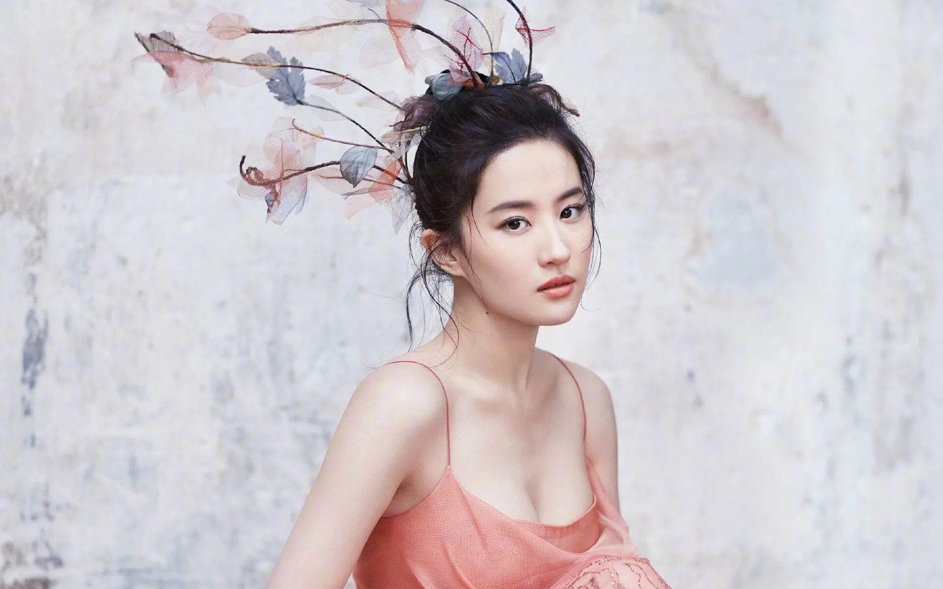 Лу синь хон певица. Liu yifei. Лю ифэй актриса. Сюй лу. Лу эньцзе.