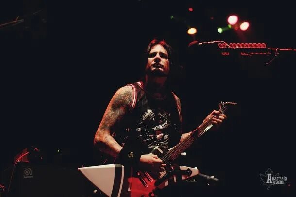 Five finger death punch afterlife обложка. Группа five finger death punch 2022. Afterlife five finger. Five finger death punch солист. Five finger death punch afterlife обложка.