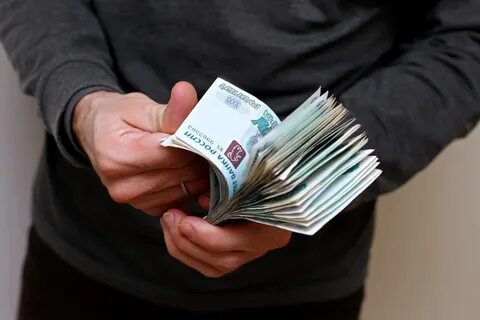 При получении работником зарплаты деньги