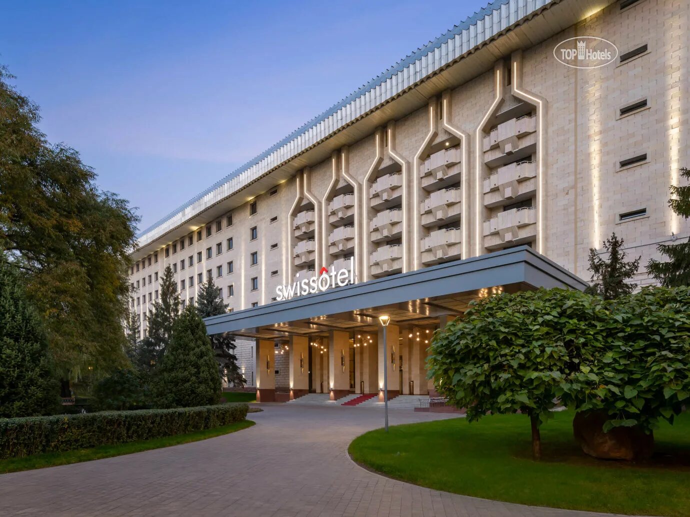 Swissotel wellness resort alatau. Swissotel алматы. Гостиница алатау в алматы. Swissotel resort almaty. Алматы swissotel казахстан.