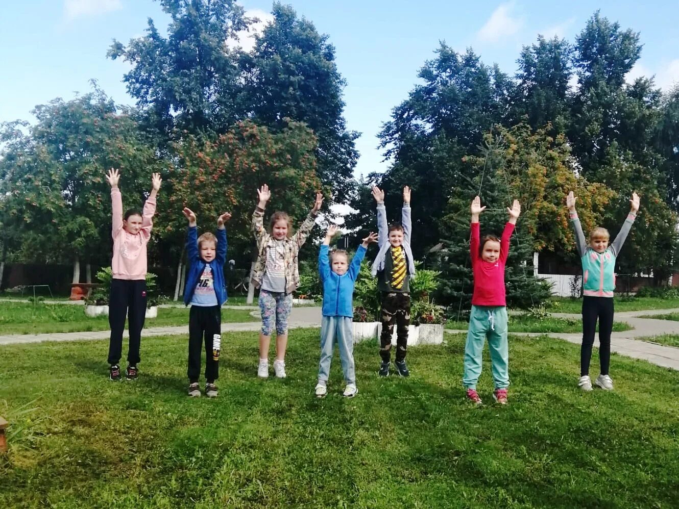 Детские оздоровительные лагеря. Волгоградский областной детский лагерь рассвет. Дети в лагере. Дети в лагере. Оздоровление детей 2017.