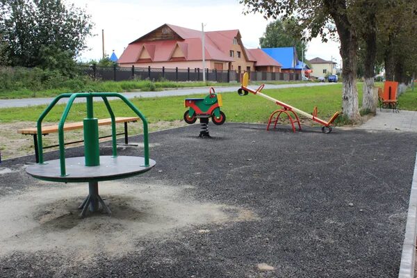 Тавда ул кирова. Библиотека тавда. Памятники киров улица. Улица кирова 128 тавда озон. Аллея кирова тавда.