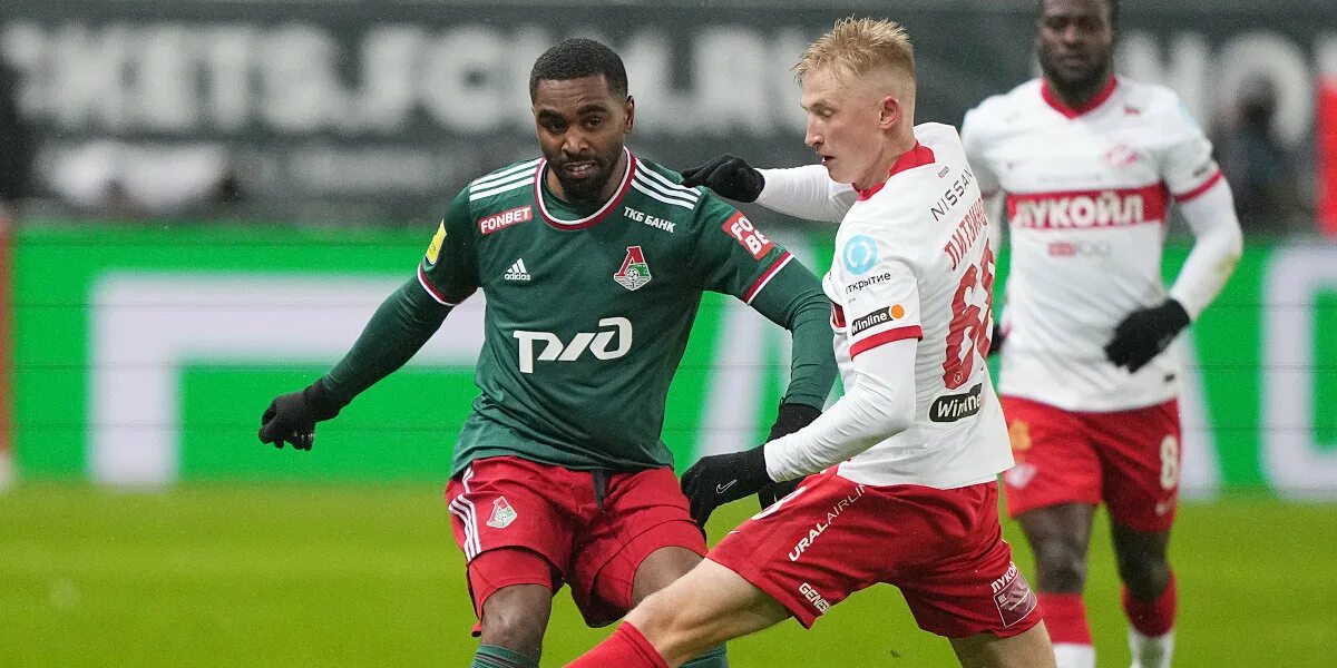 Смолов сельта. Смолов футболист локомотив. Керк локомотив. Ботинки майкон дердоны. Нападающий локомотива.