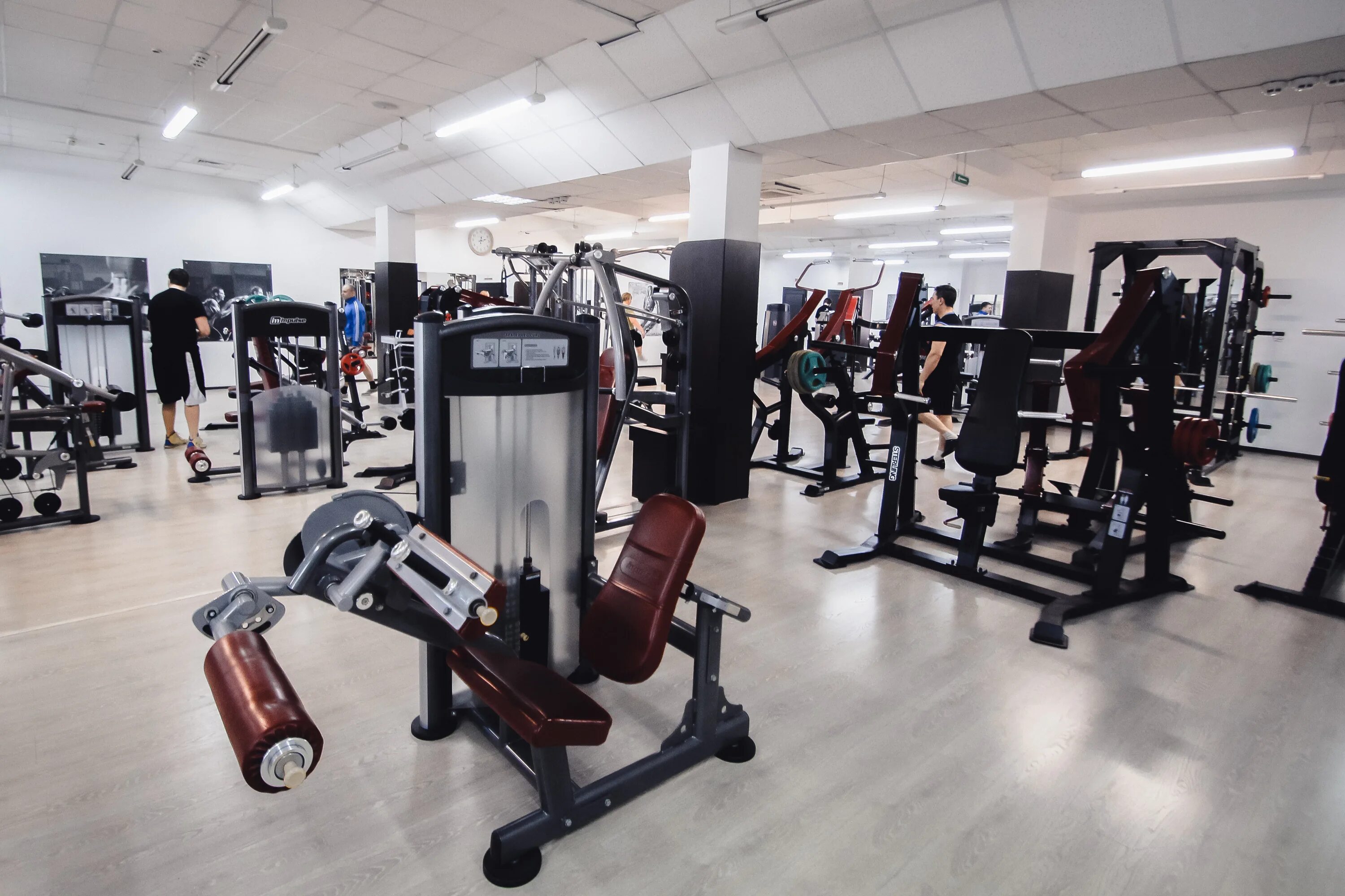 Фитнес клуб "Flex Gym" г. Омск - тренажеры Aerofit Professional в РФ aerofit-rus