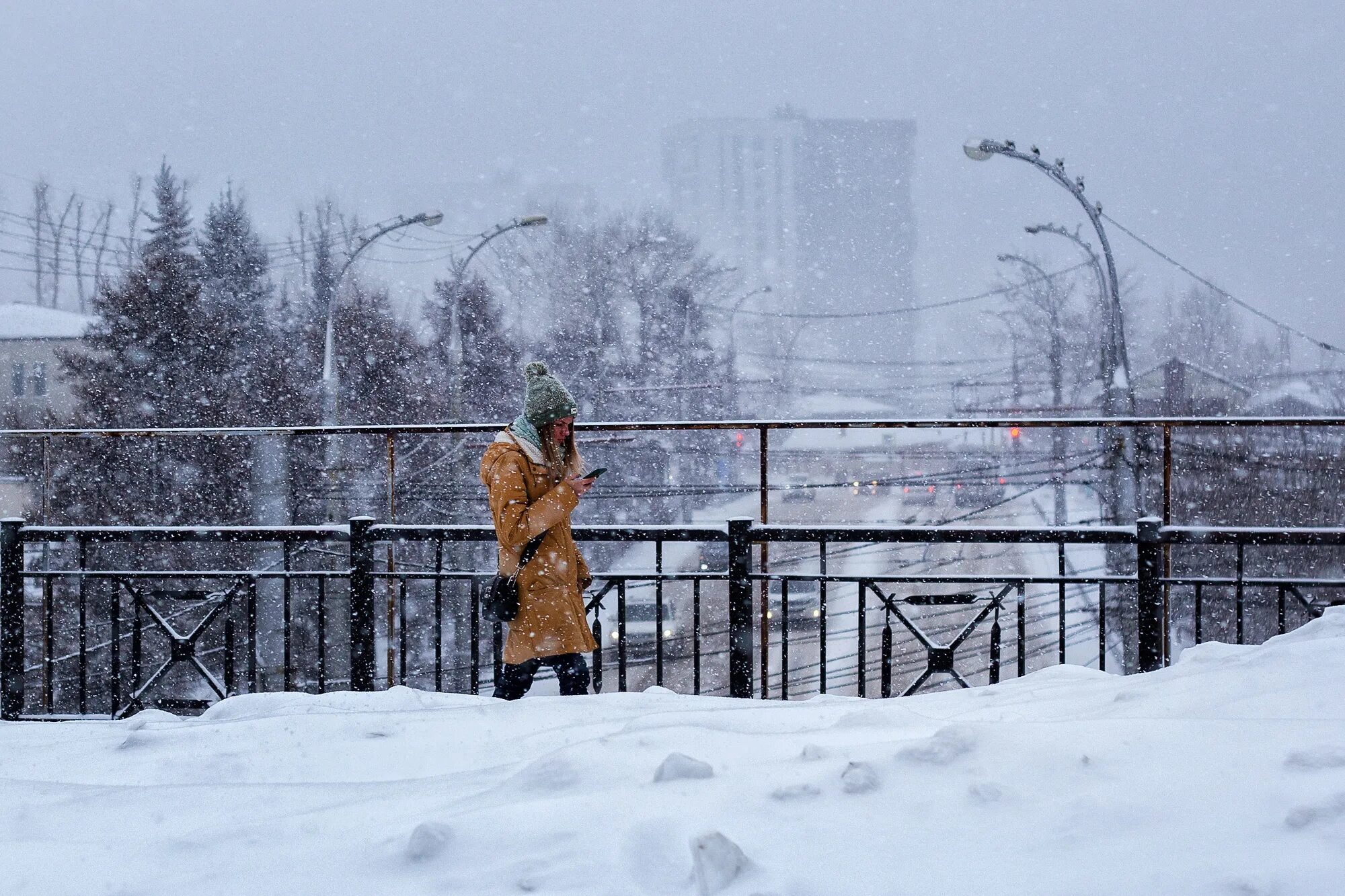 Первый сильный снег 2015 года окутал Иркутск - IrkutskMedia.ru