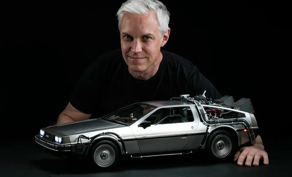 Назад в будущее модель. Hot toys делориан. delorean хот тойс. hot toys назад в будущее делориан. делориан 1/8.
