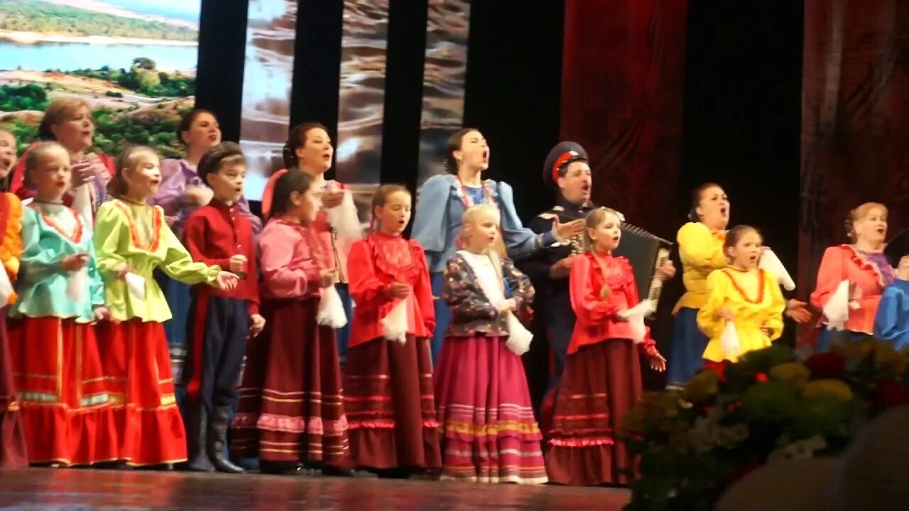 Ансамбль ростов на дону. Ансамбль звартноц ростов на дону коллектив. дон батюшка. дон батюшка песня казачья.
