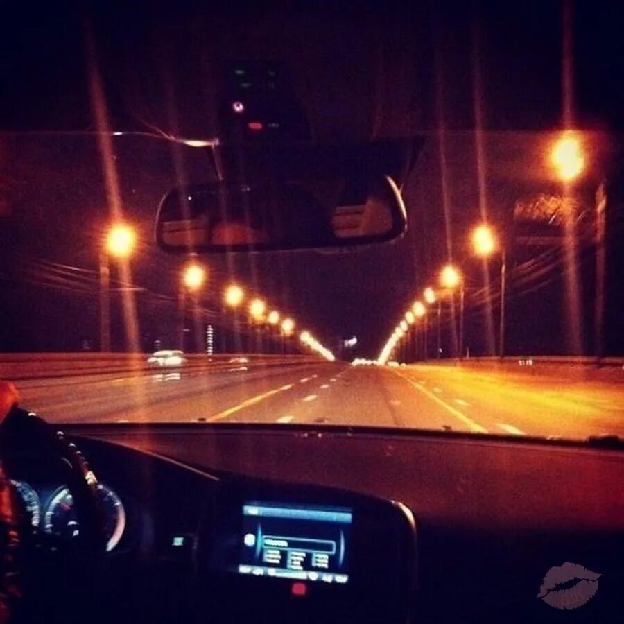 Песня в далекую дорогу. Машина ночью. Ночной вид из машины. Дорога ночью. Машина ночью на дороге.