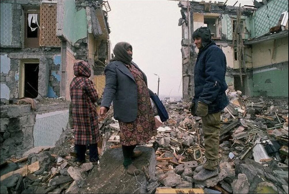 Землетрясение в армении сколько. Спитак землетрясение 1988. Армения Спитак землетрясение 1988 город. Землетрясение в Армении Спитак.