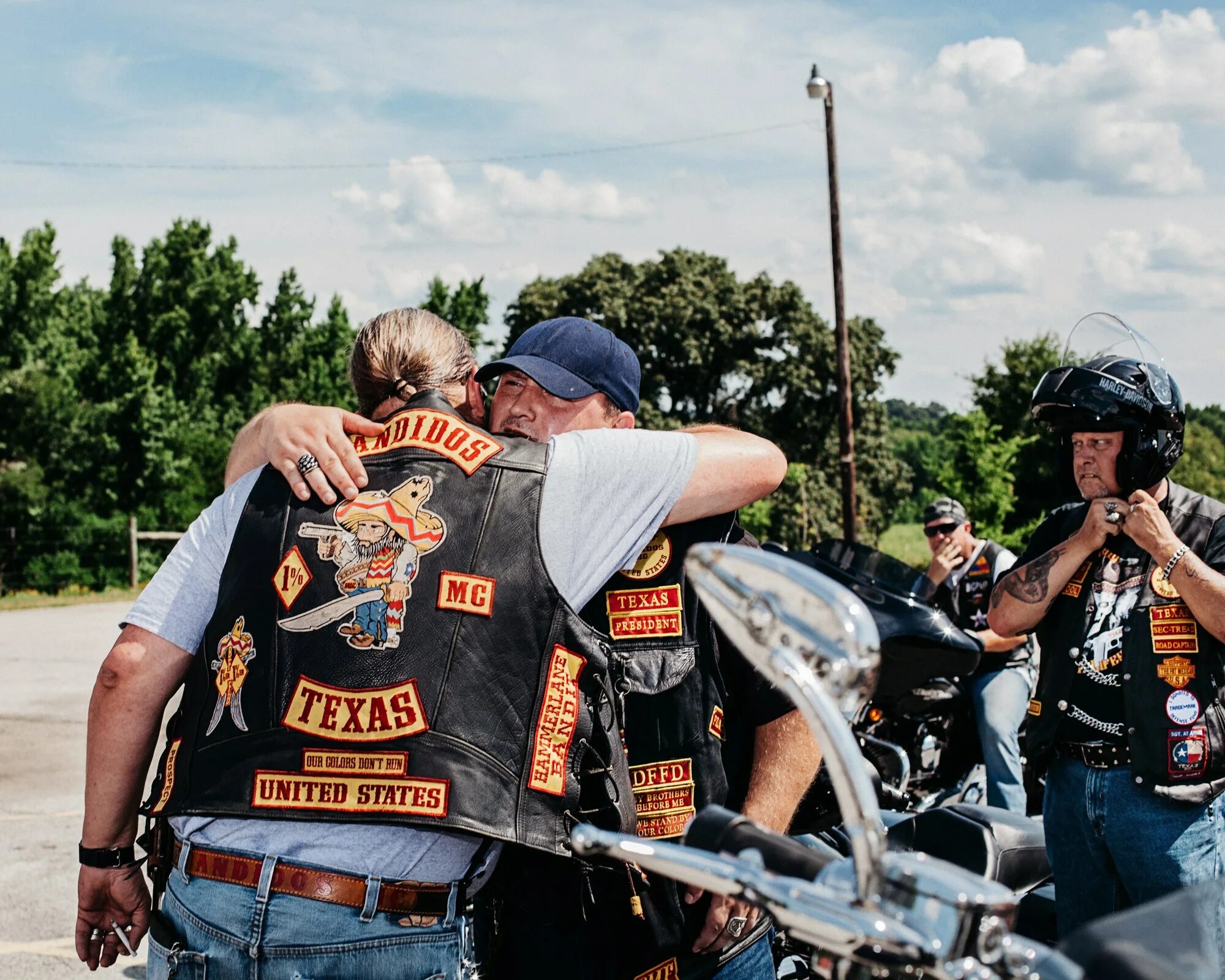 Байкеры читать. Байкерский жилет Bandidos MC. Bandidos MC Texas. Бандидос байкеры в России.