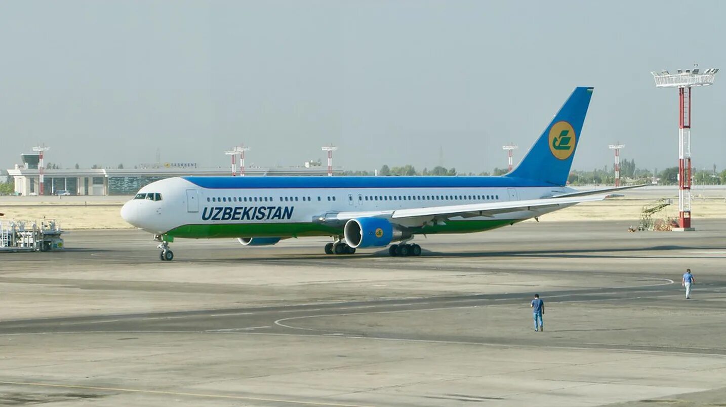 Билет внуково минеральные воды. A320 Uzbekistan Airways. Самолет Боинг 788 Узбекистан. Uzbekistan Airways AJ. Узбекистан Эйрвейз самолет аэропорт Минвод.