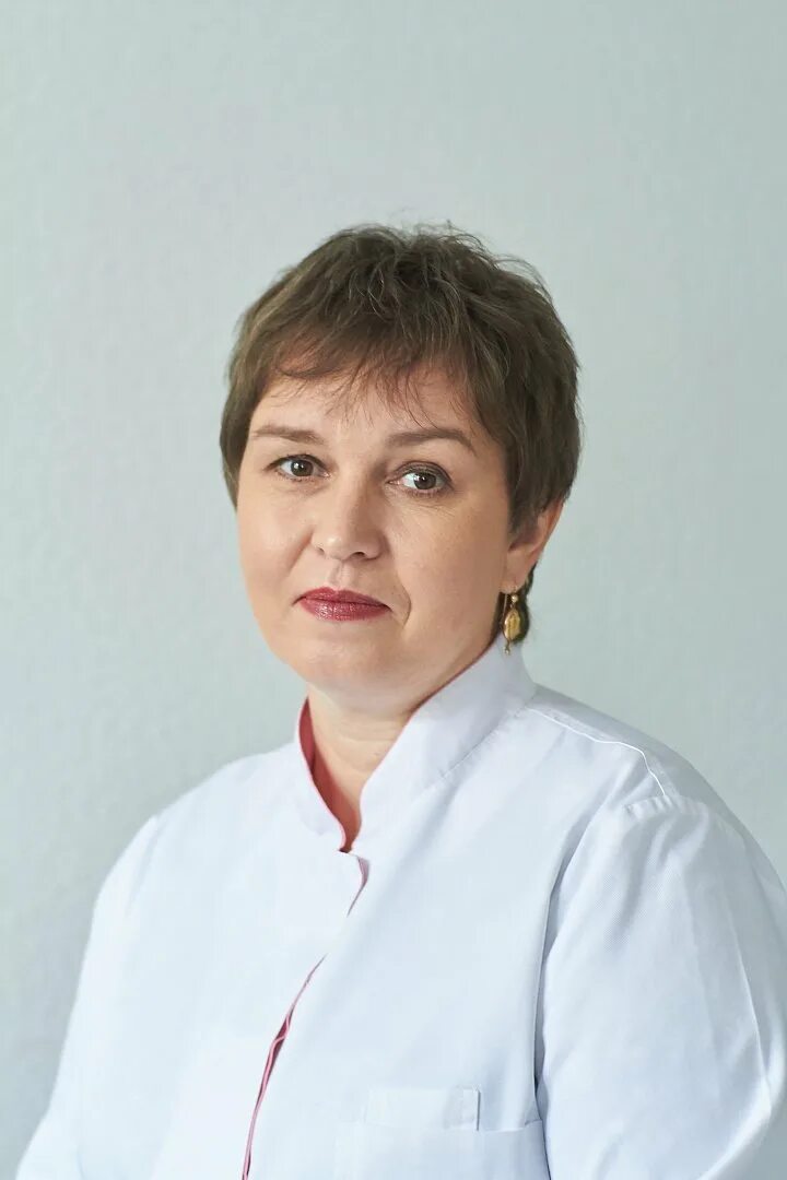 Леонидовна врач