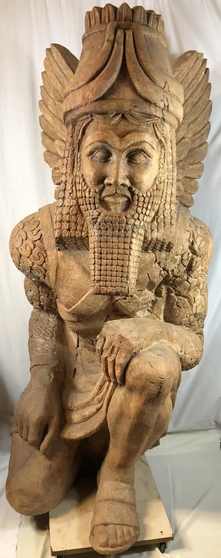 Бог великий ахурамазда впр по истории. Ahura mazda. бог ахура мазда. скульптуры бога ахура мазда. ахура мазда статуя.