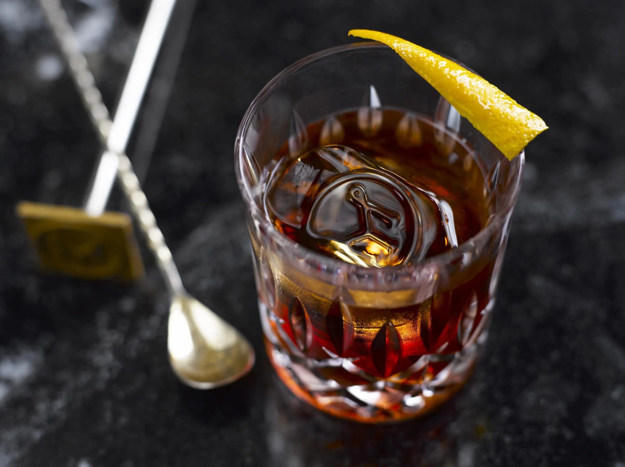 Бульвардье коктейль. Негрони коктейль. Negroni" (Негрони). Негрони алкогольные коктейли. Негрони Сбальято коктейль.