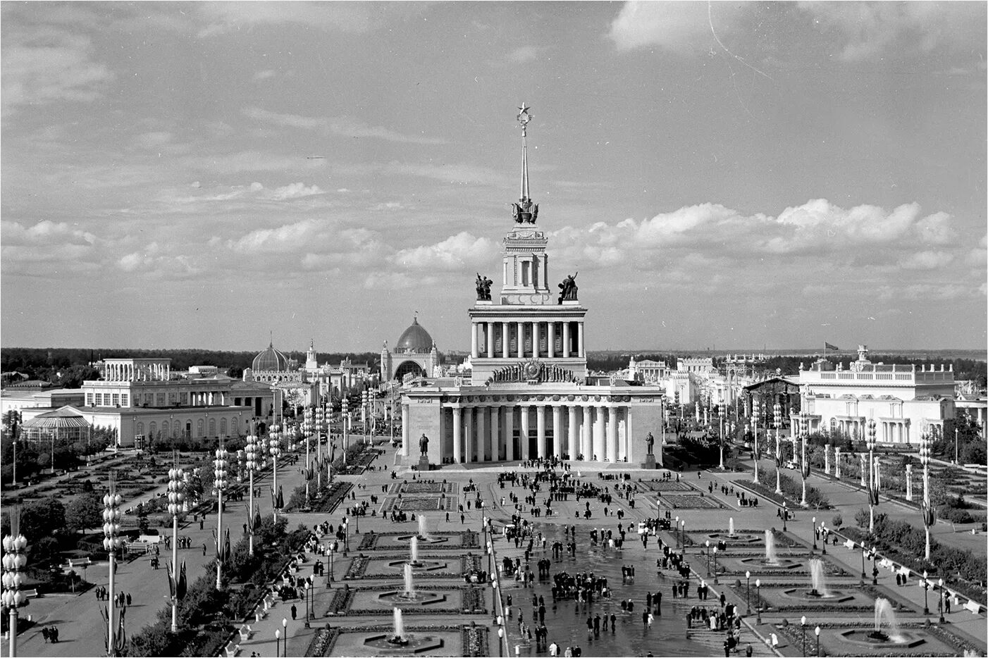 Первый вднх. Главный павильон всхв 1939. главный павильон вднх 1954. вднх в москве 1939. вднх 1939 год.