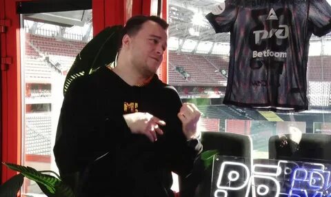 Диктор "РЖД Арены" объяснил, как избегает путаницы в фамилиях игроков